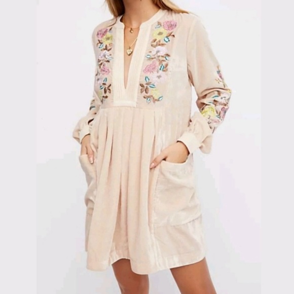 ❌ SOLD  Free People Mia embroidered mini velvet dress - Picture 1 of 4